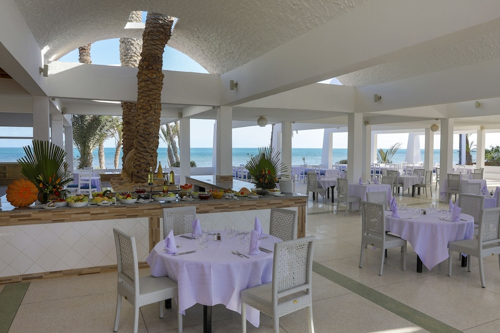Hari Club Beach Resort 86/103