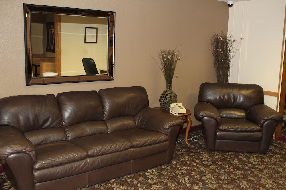 Fargo Inn and Suites 23/34
