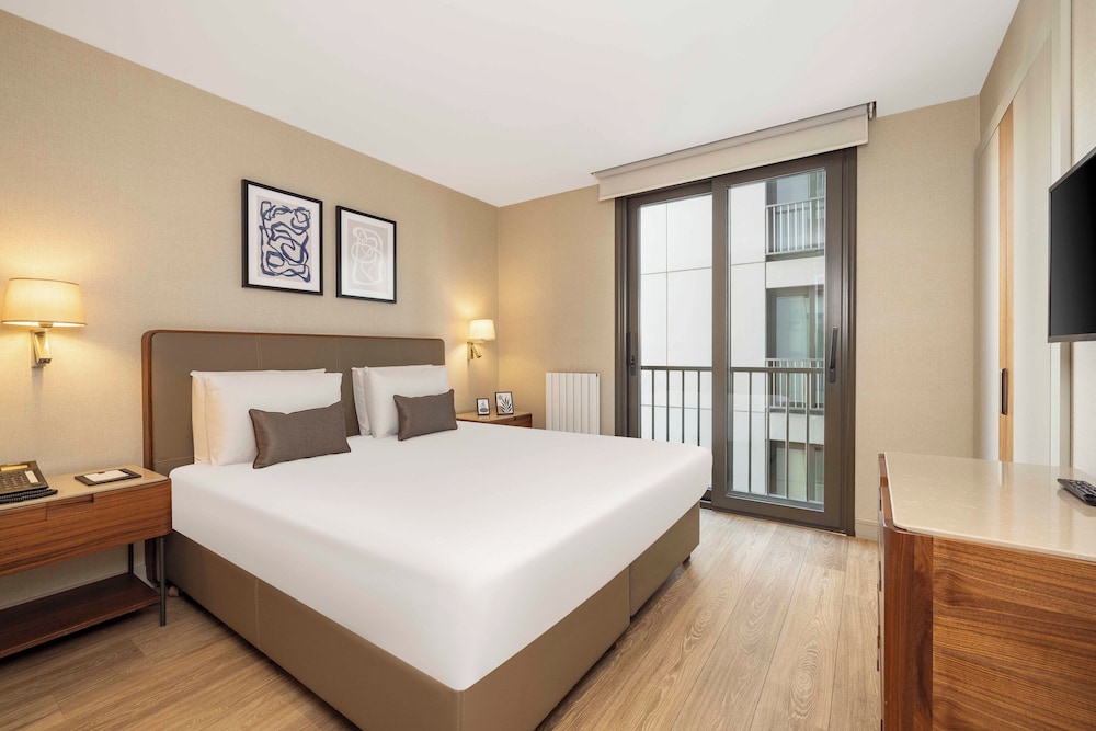 GRAND, FAMILY SUITE
