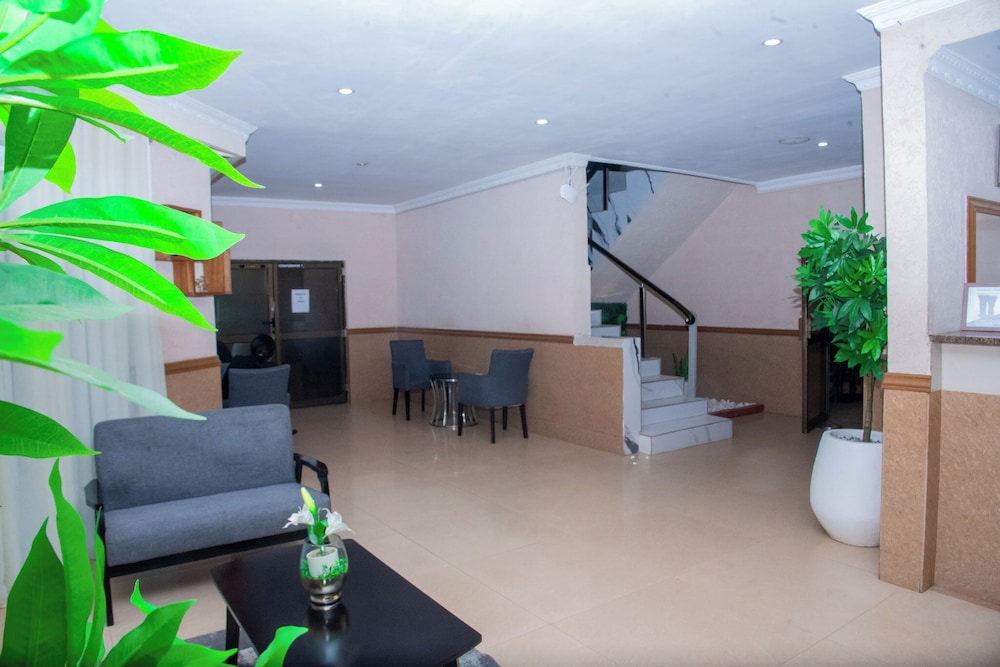 Mika Hotel 2/46