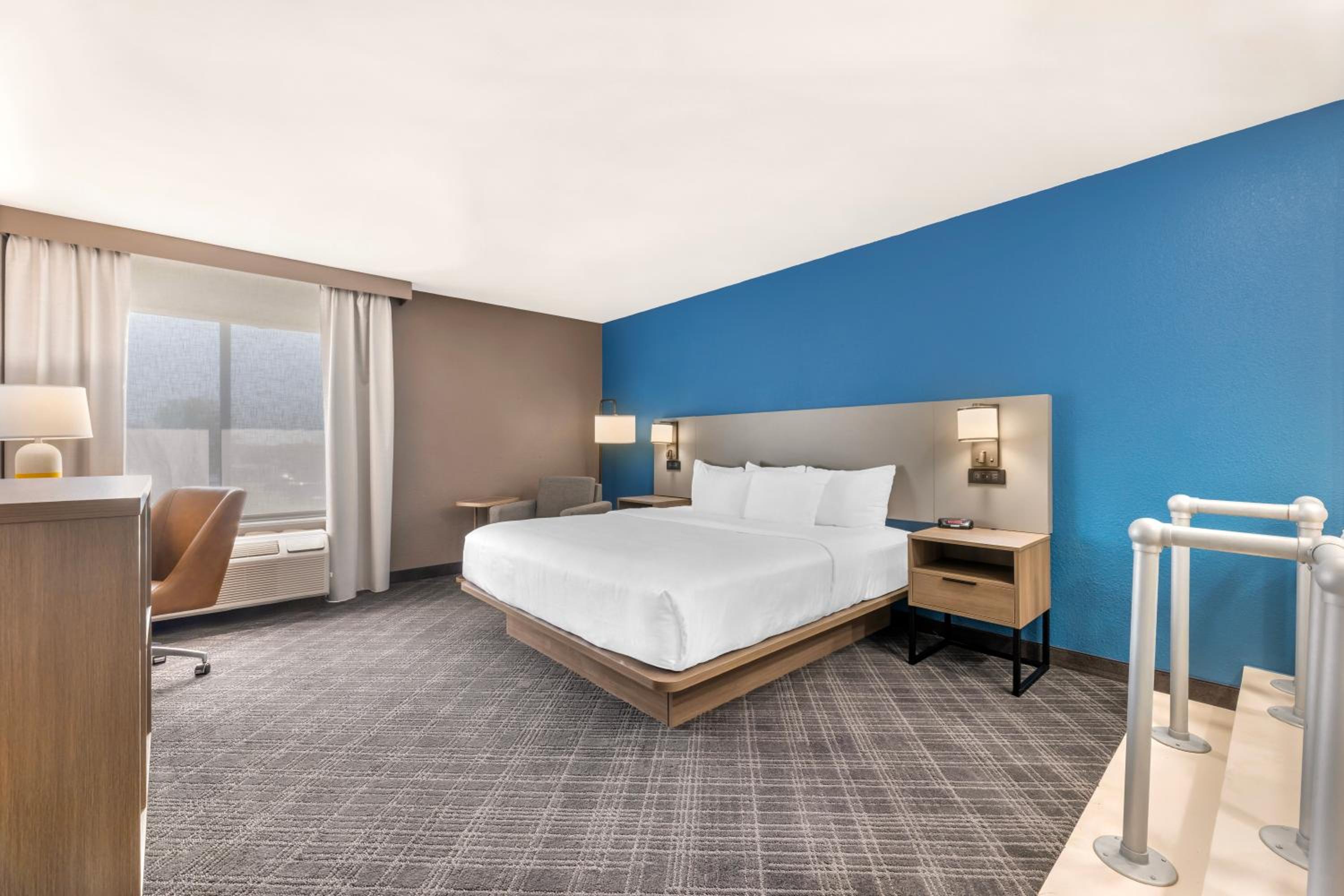 Room, King Bed, Sofa, Jetted Tub
