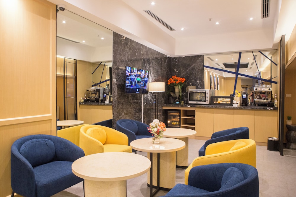 Ramada by Wyndham Bangkok Sukhumvit 11 57/83