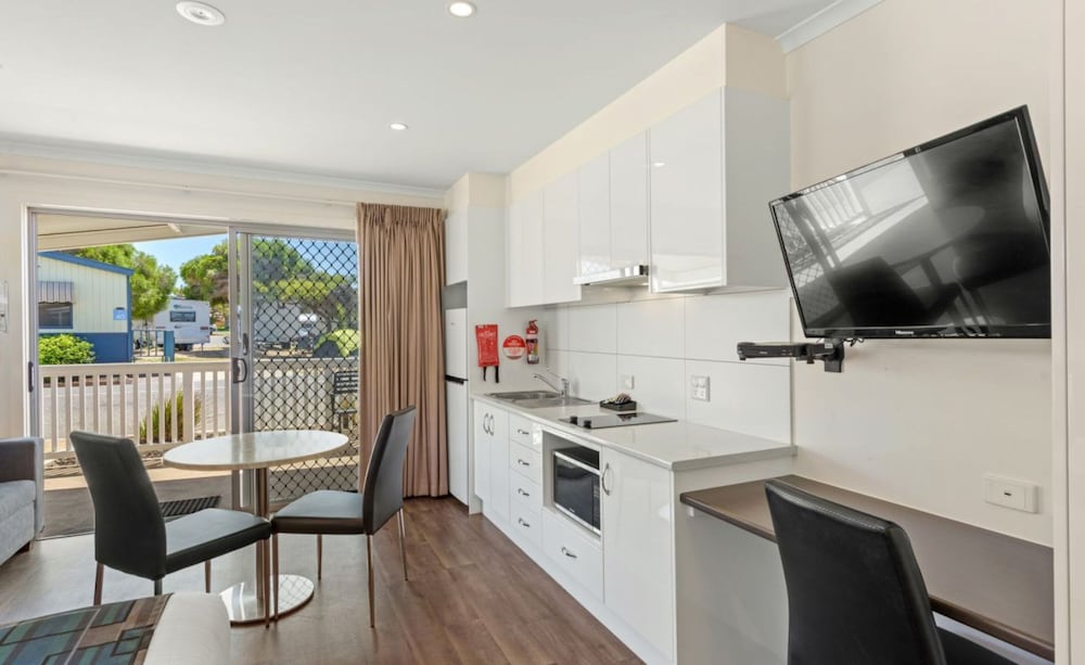 Discovery Parks - Adelaide Beachfront 40/46