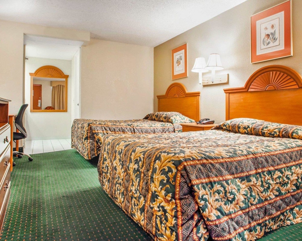 Rodeway Inn Mount Laurel Hwy 73 12/27