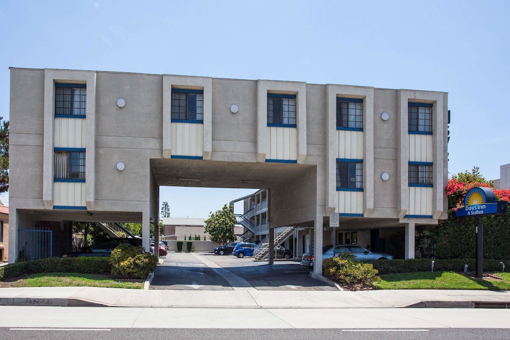 Days Inn By Wyndham Orange Anaheim 19/20