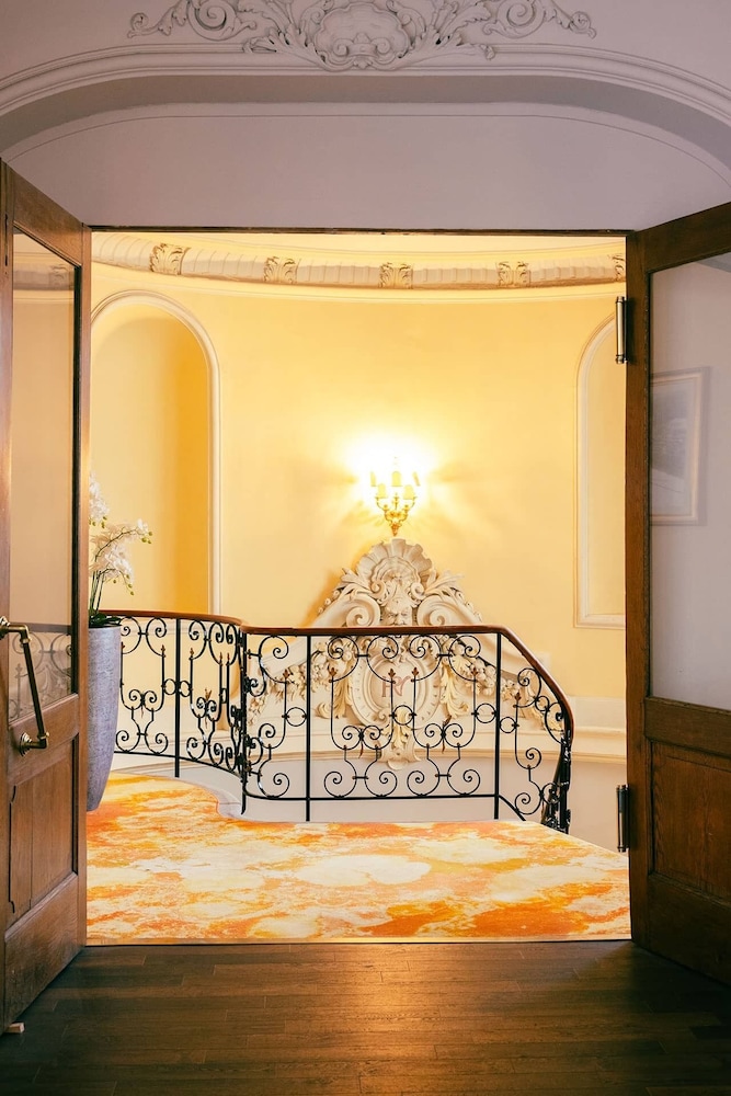 Hotel Reine Victoria 12/87