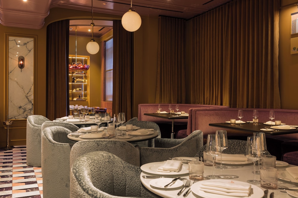 Four Seasons Hotel Atlanta 63/73