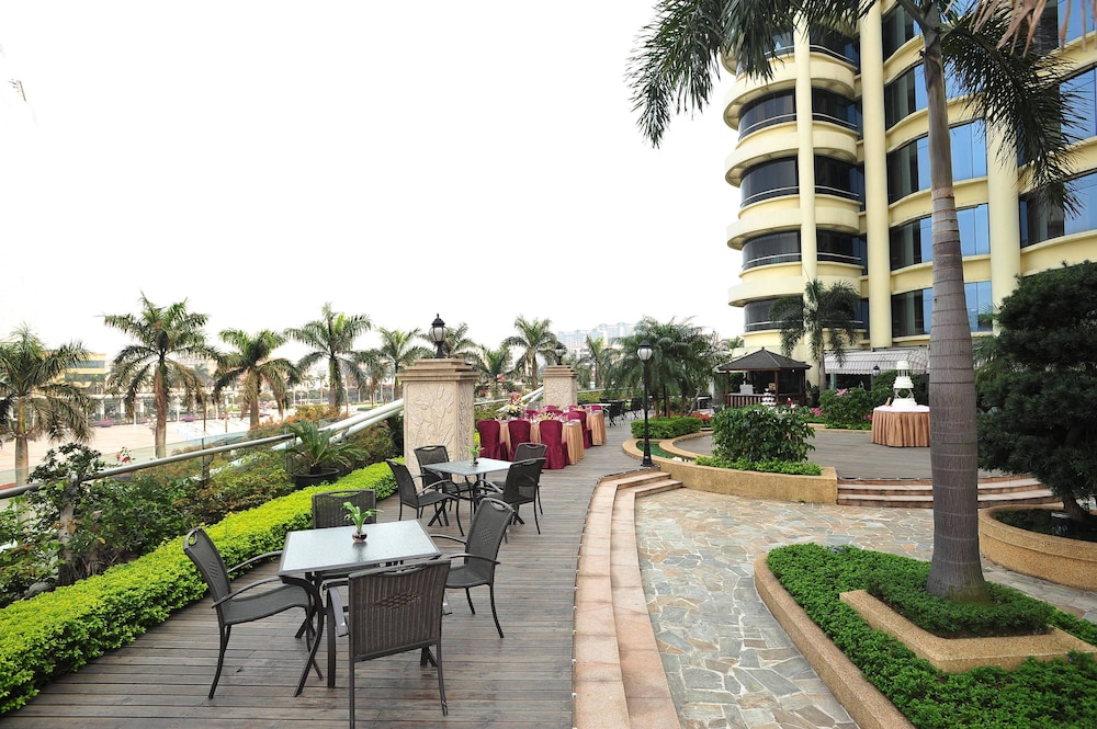 Royal Marina Plaza 59/60