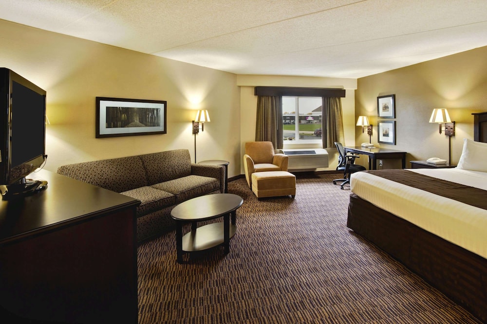 AmericInn by Wyndham Beaver Dam 36/60