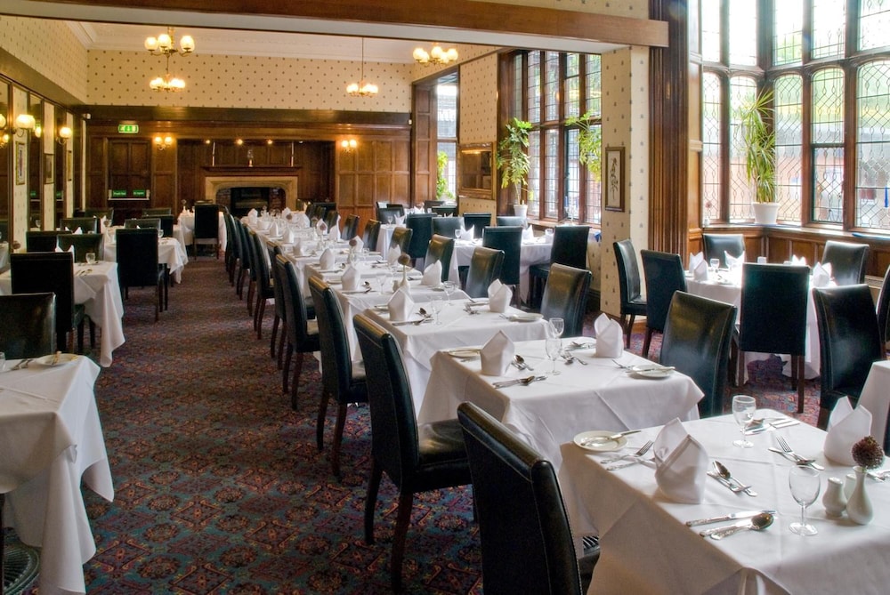 Royal Court Hotel Coventry 43/61