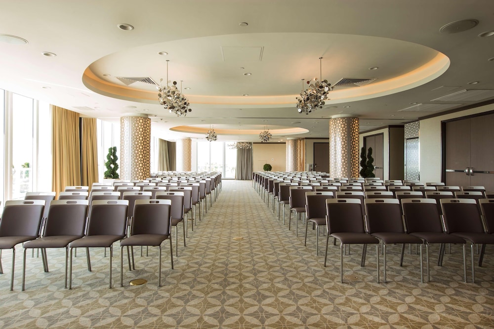 Hilton At Resorts World Bimini 37/49
