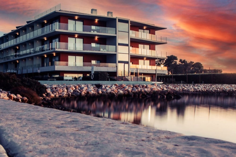 Agua Hotels Riverside 7/49