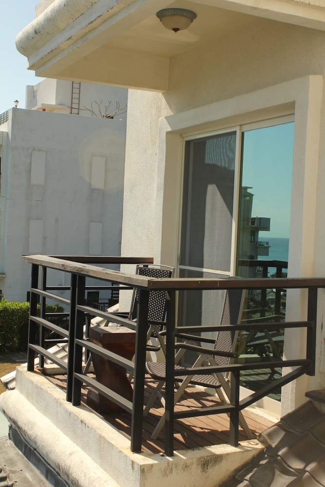 Cao Hai Tong Seaview Bed And Breakfast 30/40