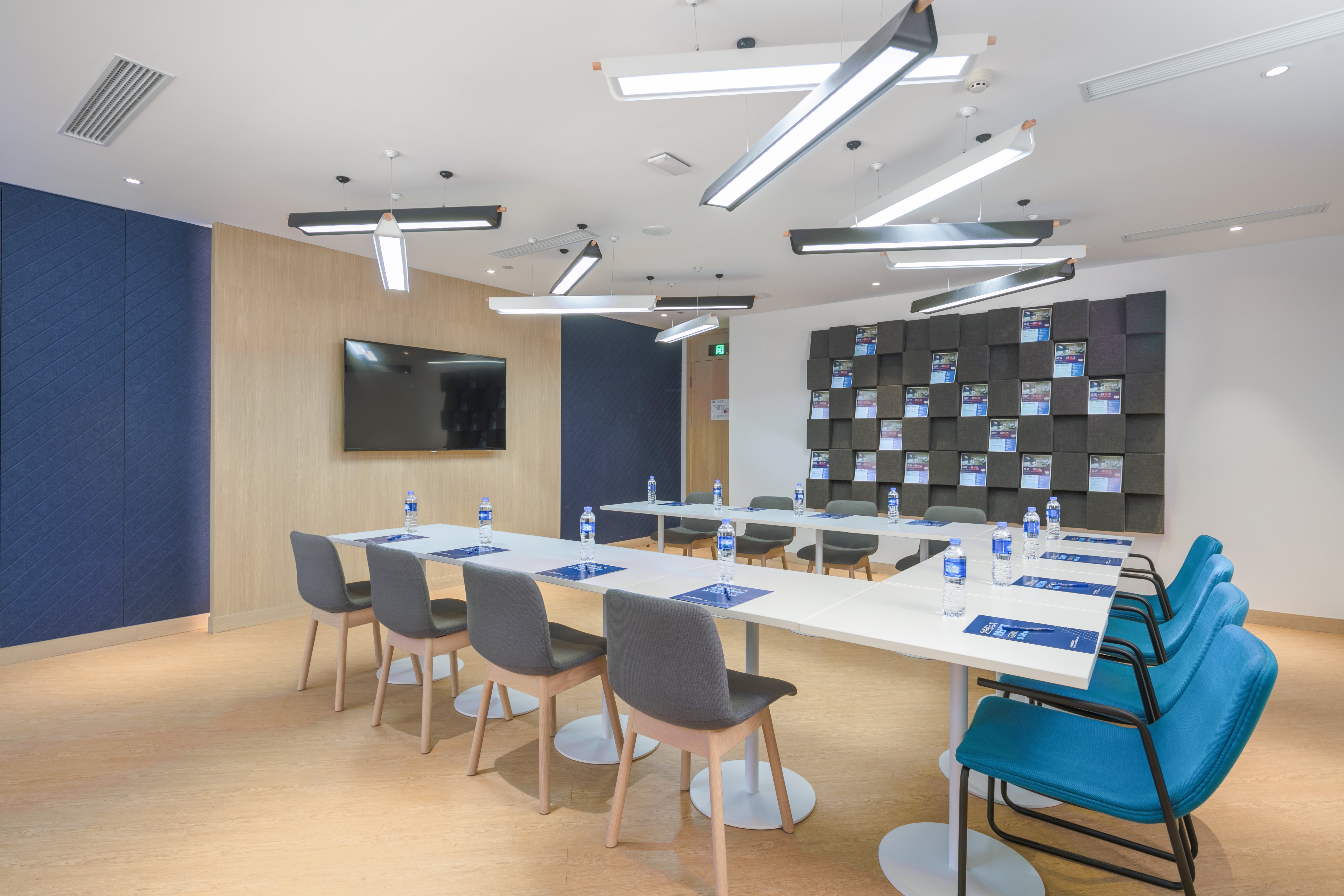 Holiday Inn Express Hangzhou Jiuzhou 33/40