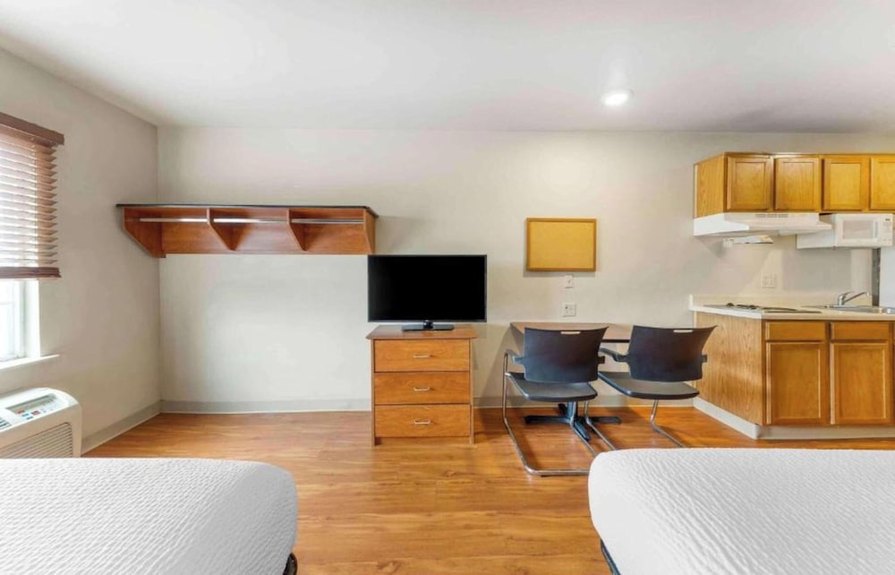 Studio 6 Extended Stay Oklahoma City Norman OK 36/49
