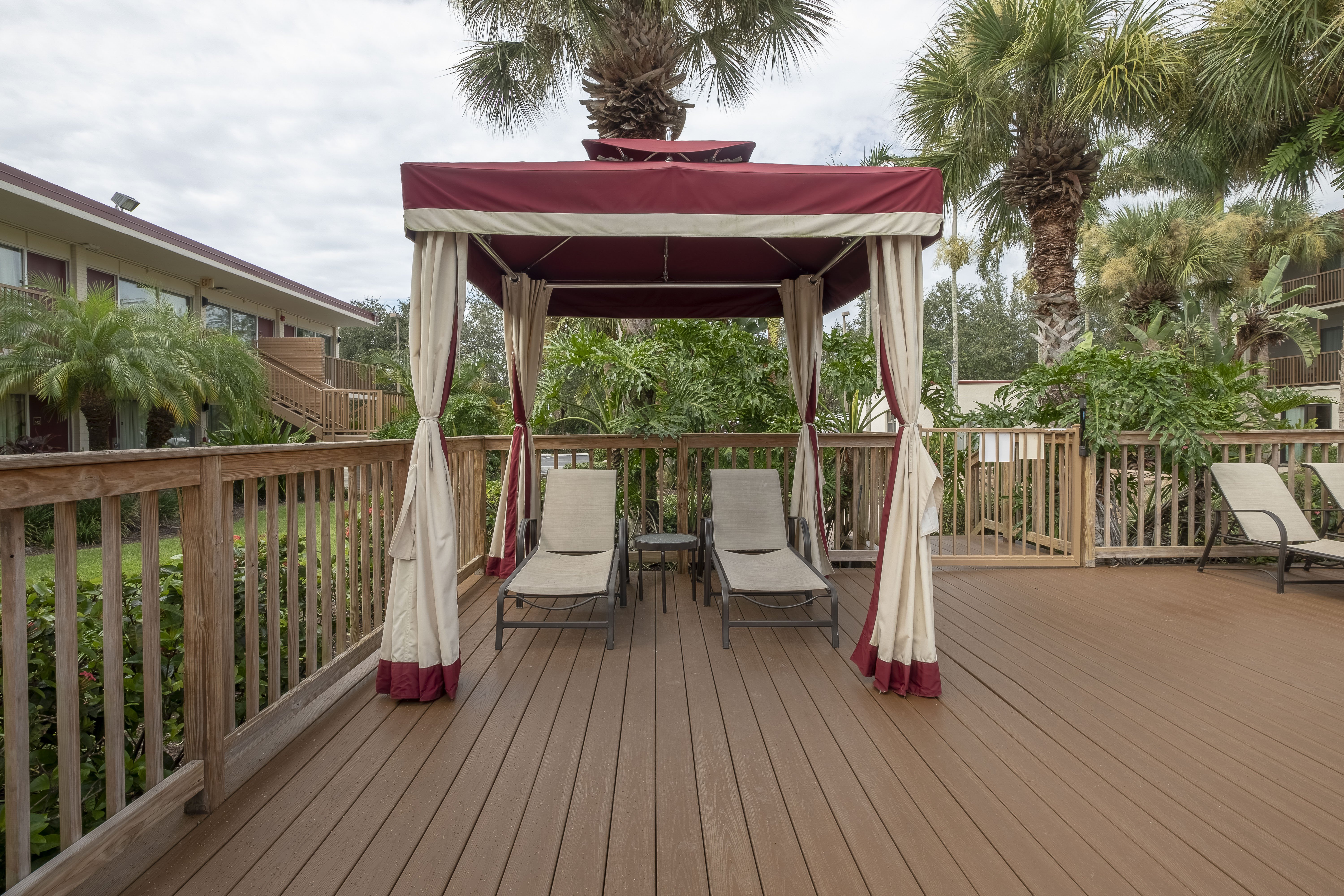 Red Roof PLUS & Suites Naples Downtown-5th Ave S 26/26