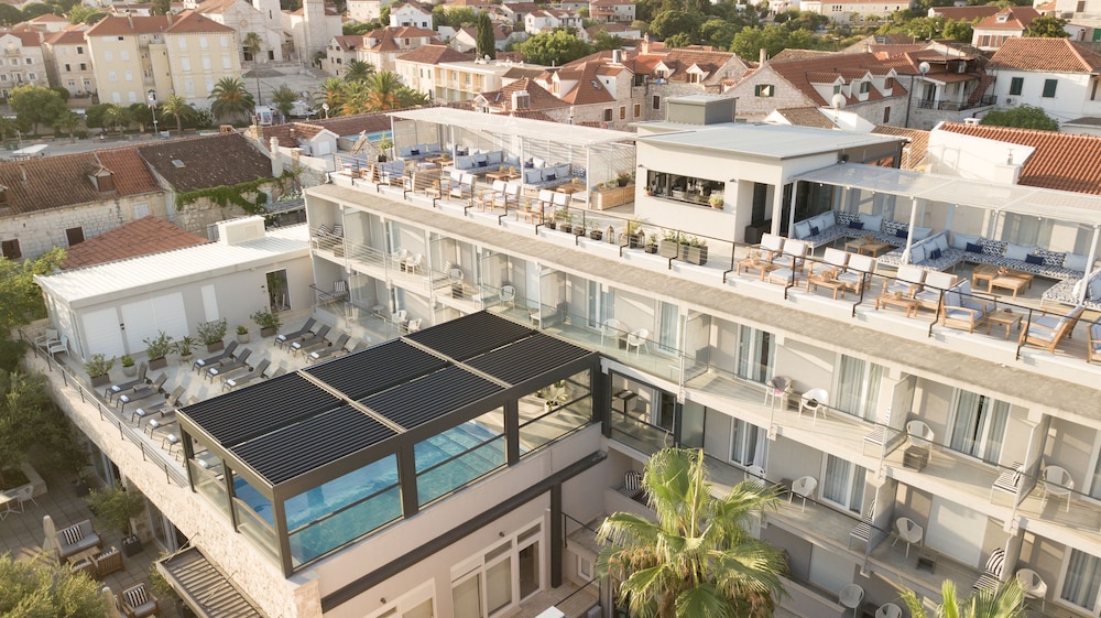 Hotel Osam 4/50