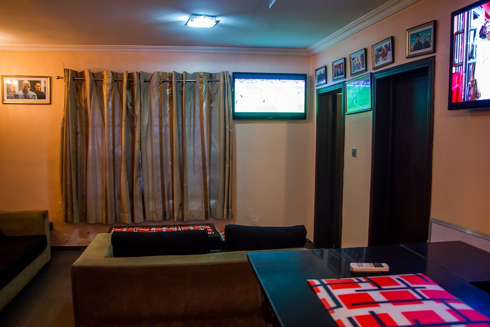 Precinct Comfort Services Ikoyi 15/25