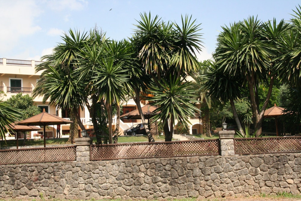 Fiori Hotel 32/50