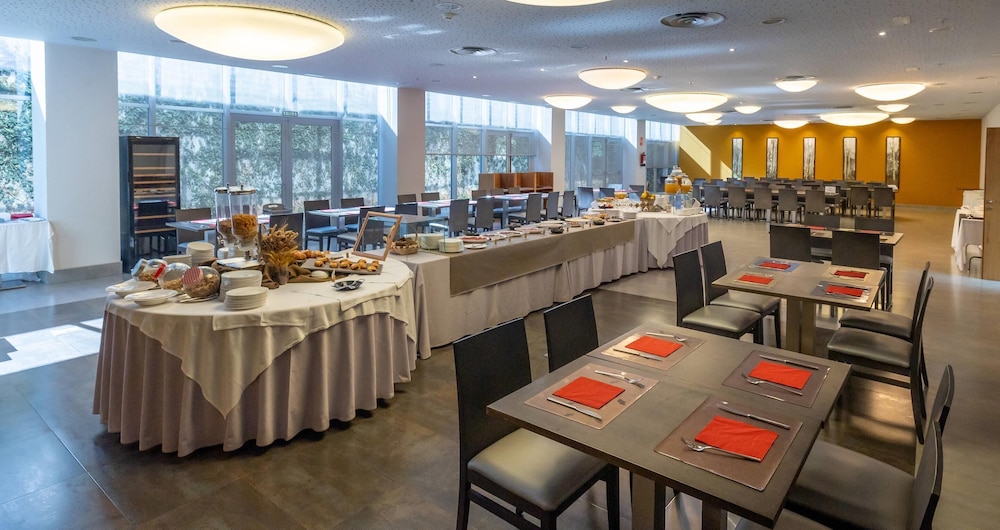 Hotel Ciudad de Ponferrada 55/72