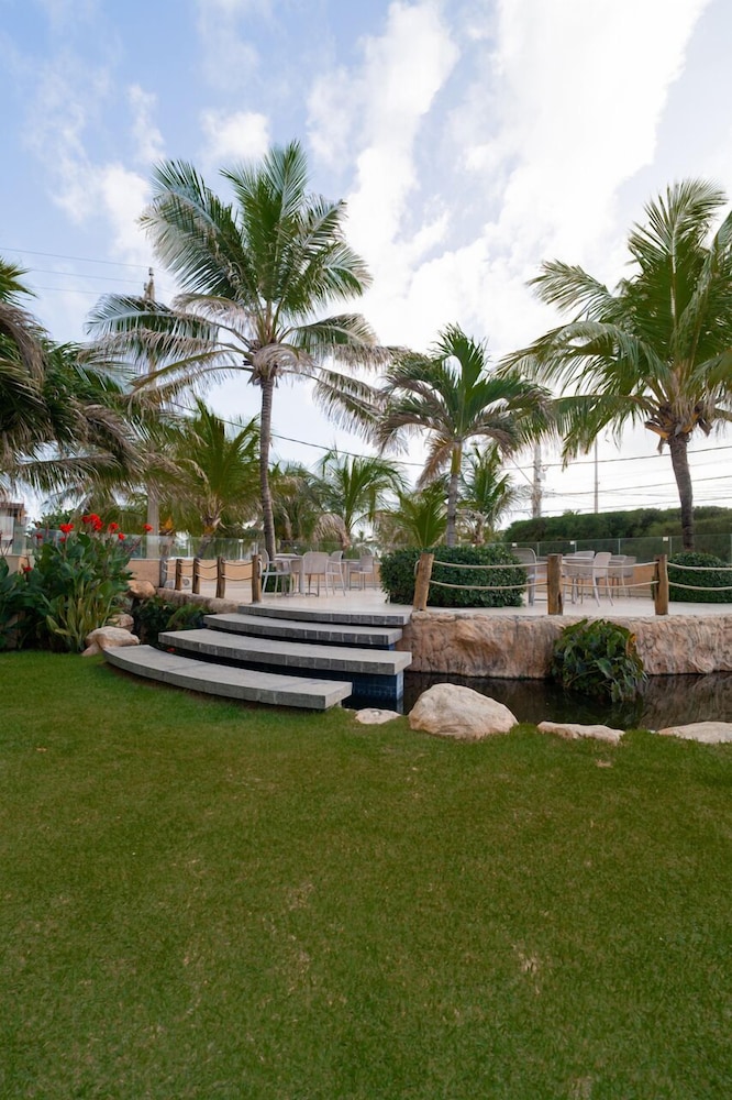 Crocobeach Hotel 63/69