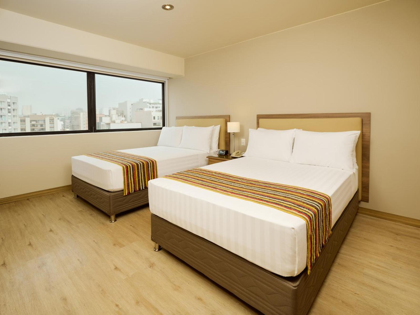Senior, Suite, Twin Beds