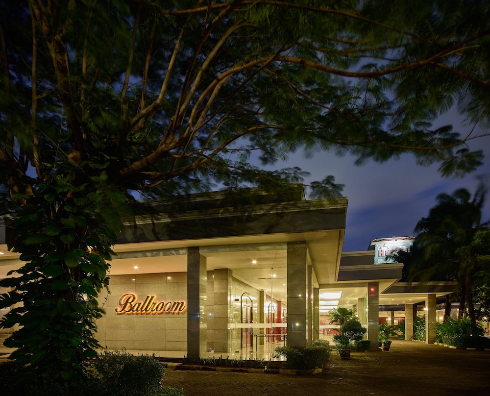 Aston Cimone Hotel & Convention Center 7/73