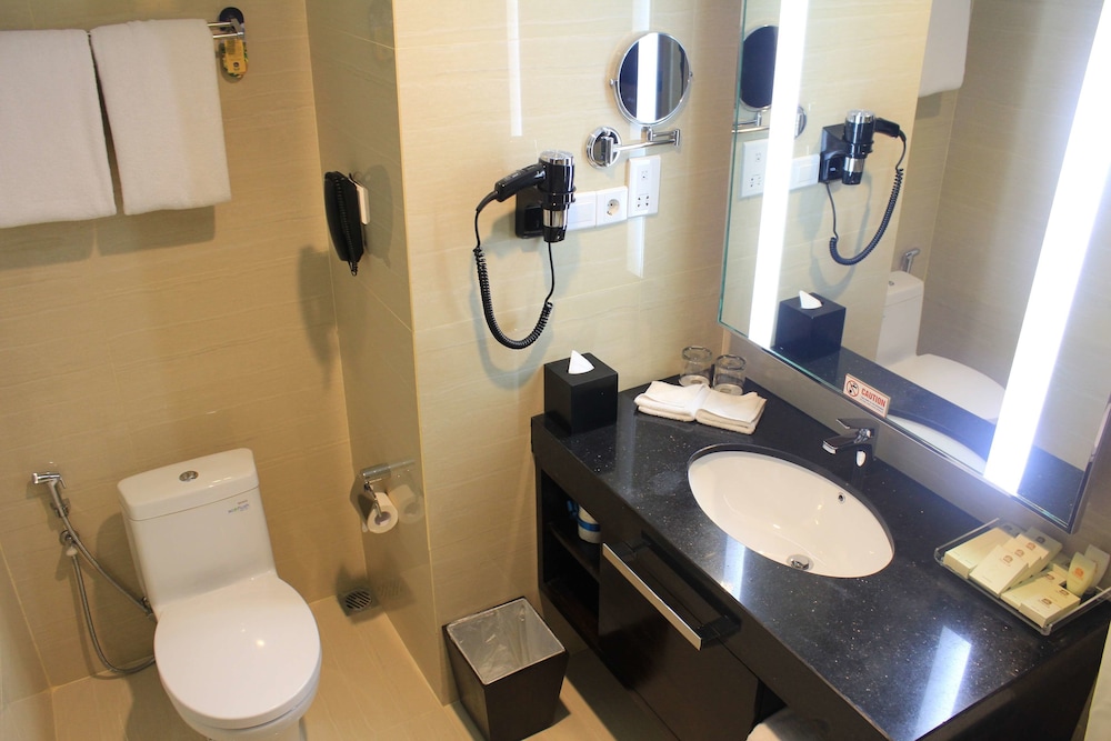 Grand Mercure Solo Baru 19/40