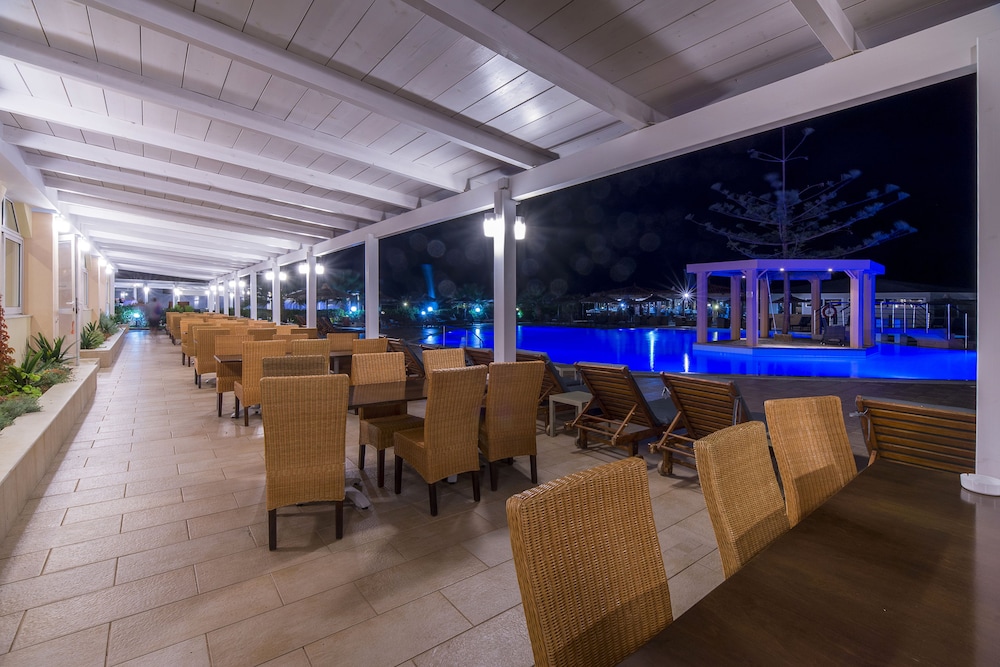 Senseana Sea Side Resort and Aquadventure 66/76
