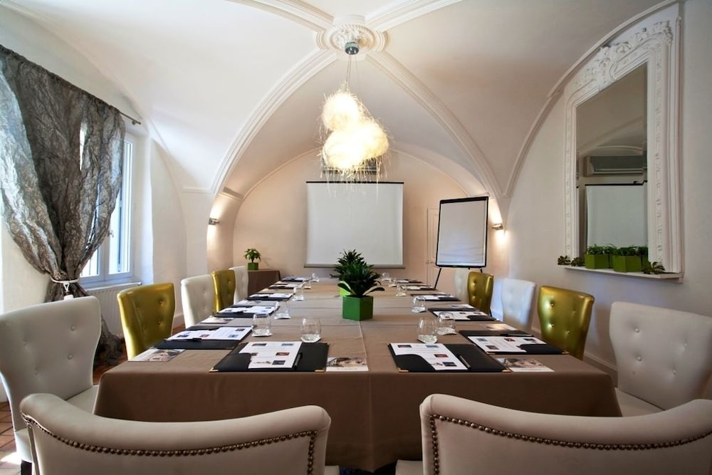 Hostellerie Le Castellas 35/46