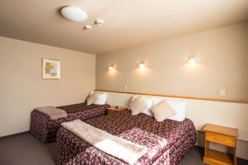 Balmoral Lodge Motel 18/59