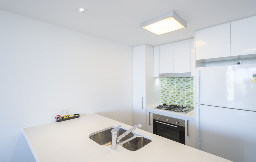 EASTWOOD APARTMENTS 24/46