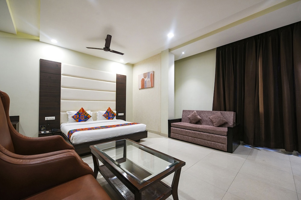 FabHotel KK Continental Albert Rd 37/42