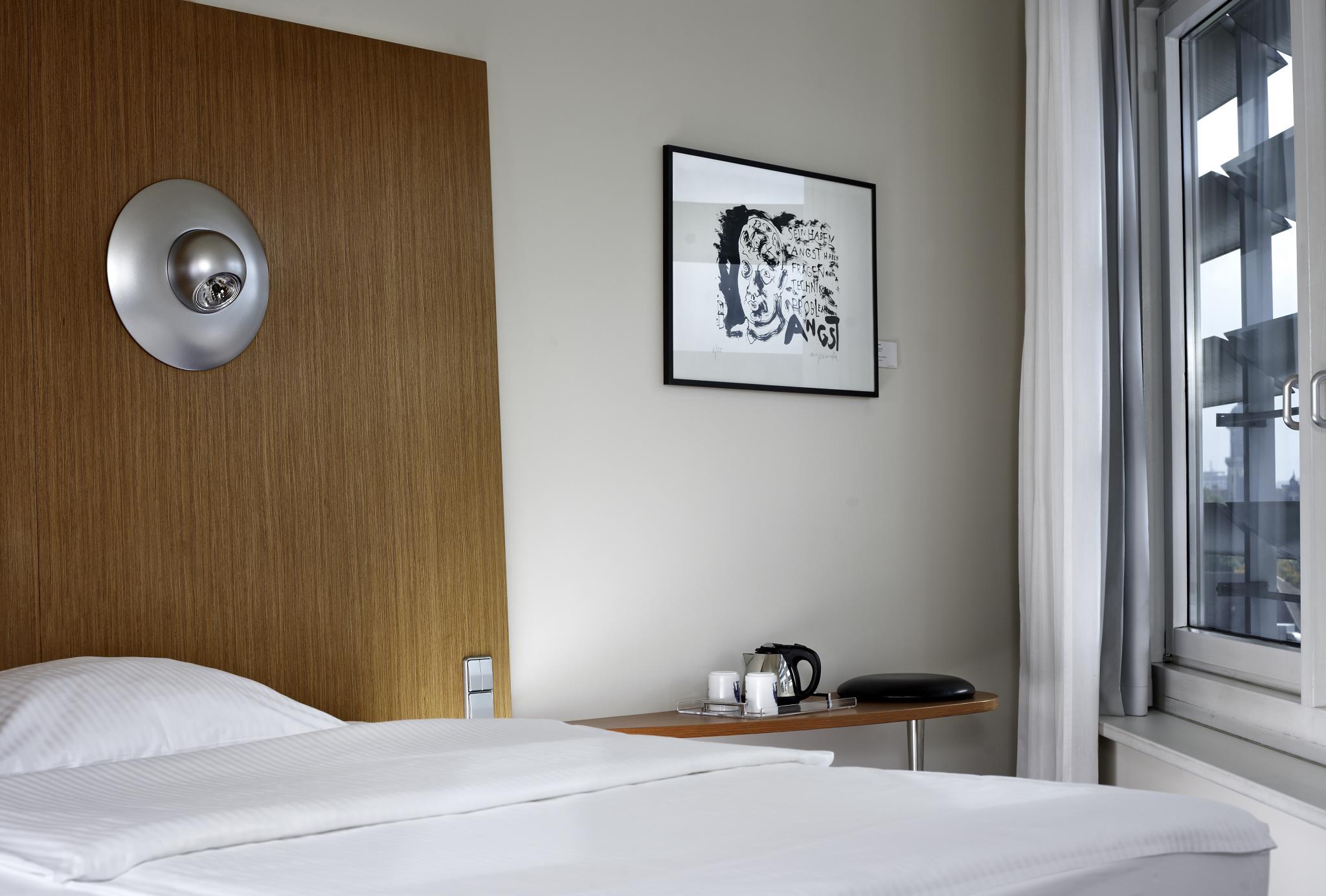 Room, Single