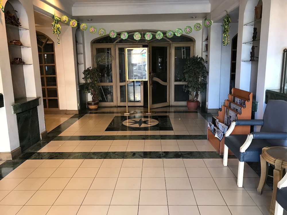 The Executive Hotel 6/25
