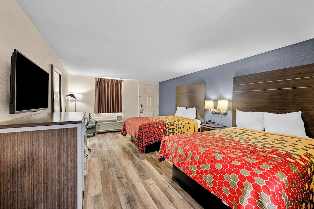 Econo Lodge Kingsport East 18/38