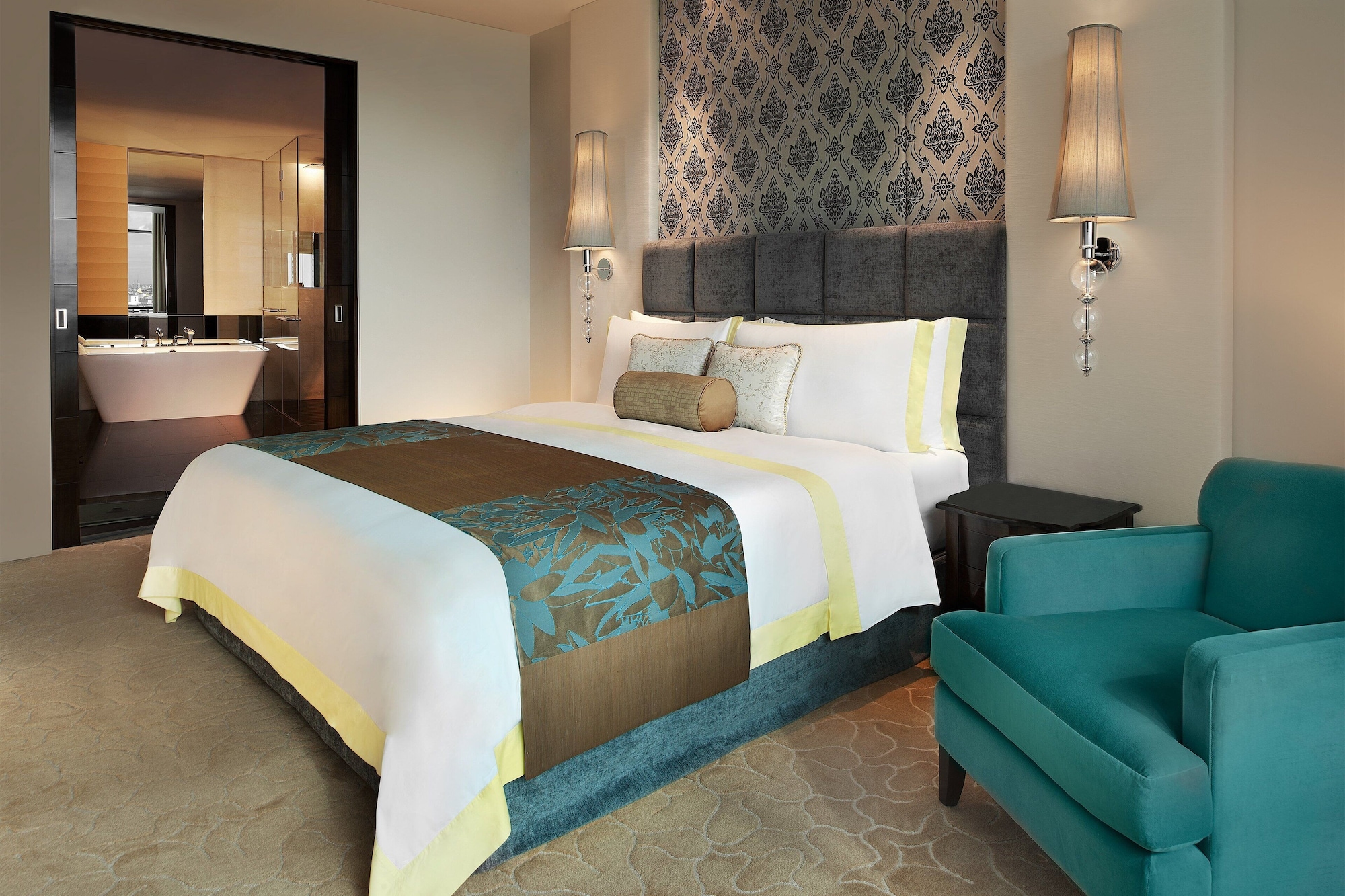 Astor, Suite, King Bed, Golf Course View, High Floor