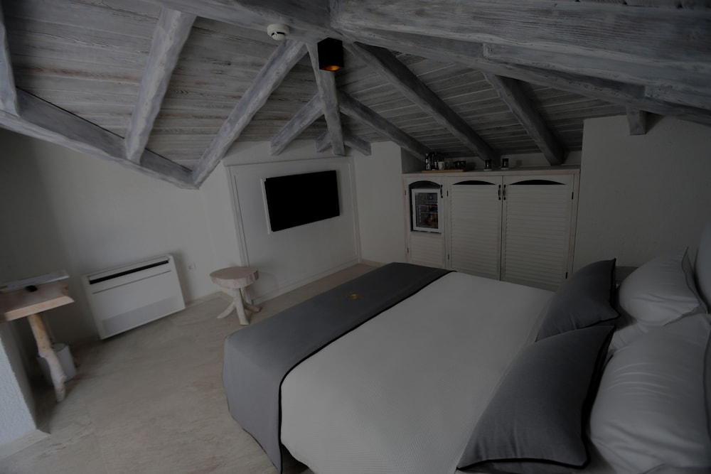 Avalon Boutique Hotel & Suites 46/59