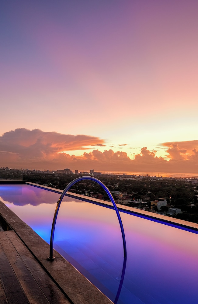 Azumi Boutique Hotel 65/73