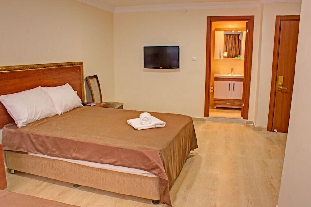Hotel Real Life 24/74