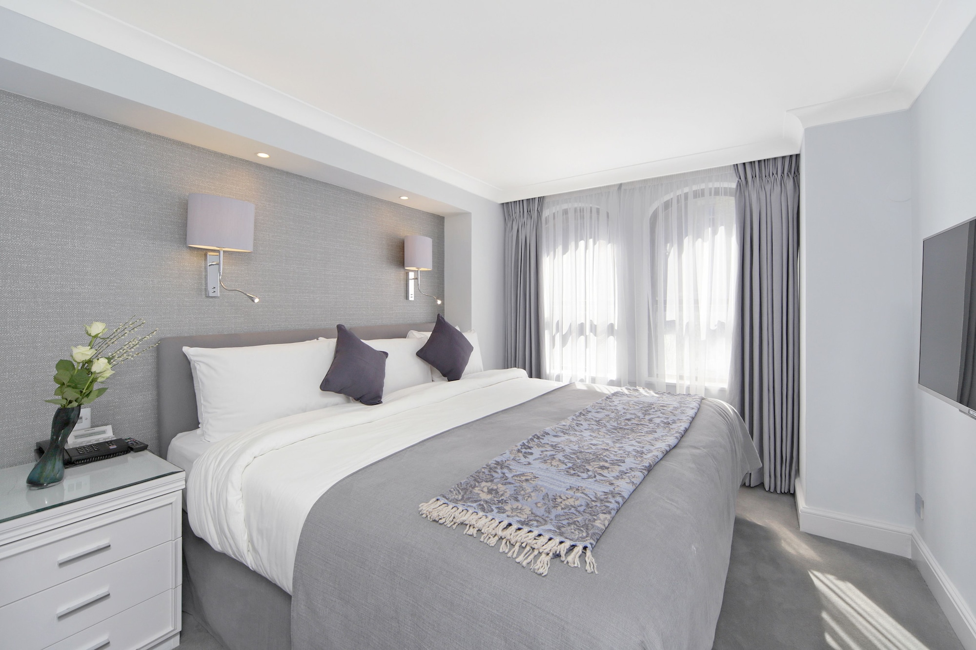 3 BEDROOMS, MAYFAIR, SUITE, APARTMENT