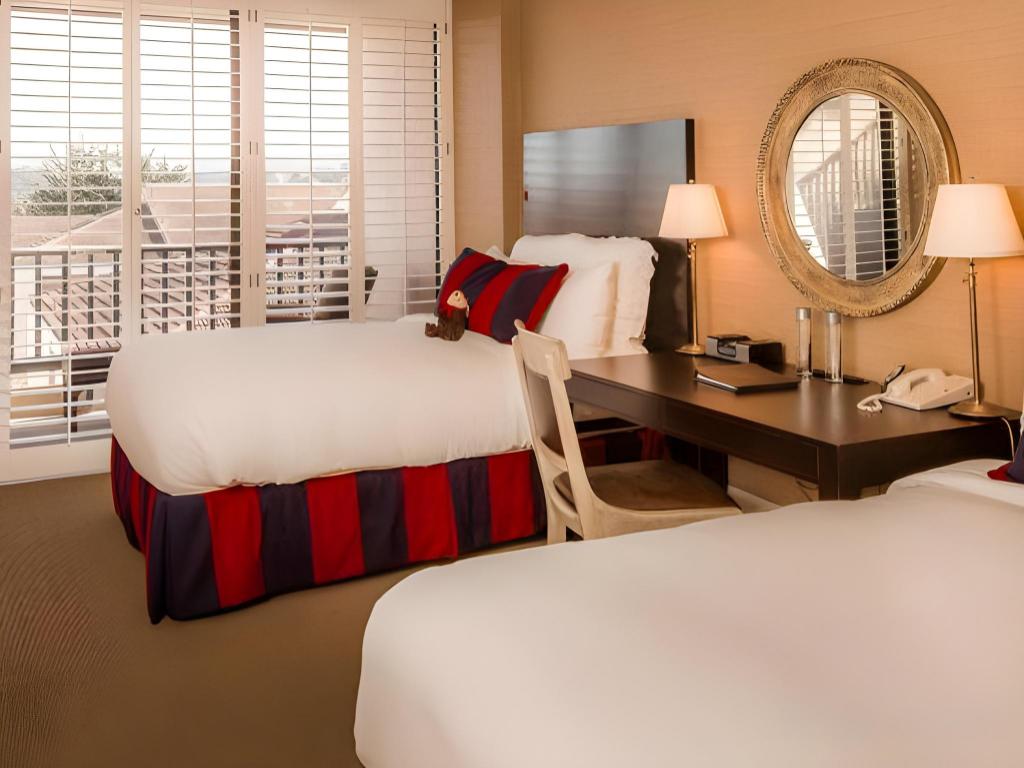 Room, Queen Bed, Partial Harbour View