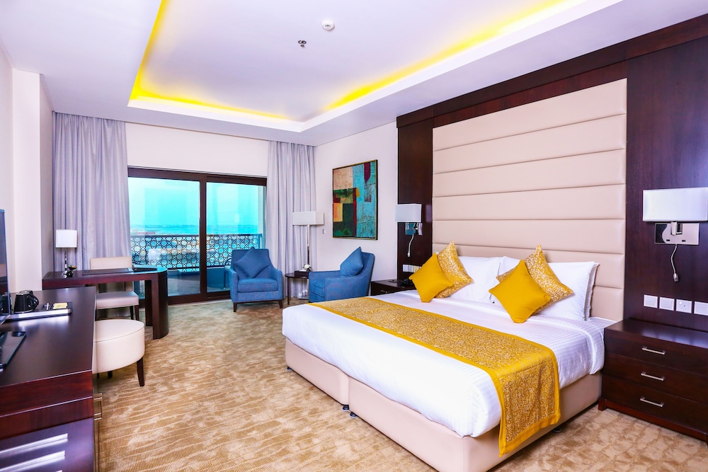 Diplomat, Suite, King Bed