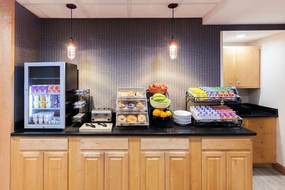 Four Points by Sheraton Charlotte - Pineville 17/24