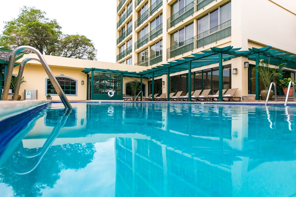 The Courtleigh Hotel And Suites 36/74
