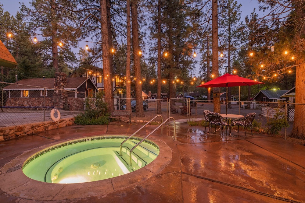Black Forest Lodge And Cabins 45/50