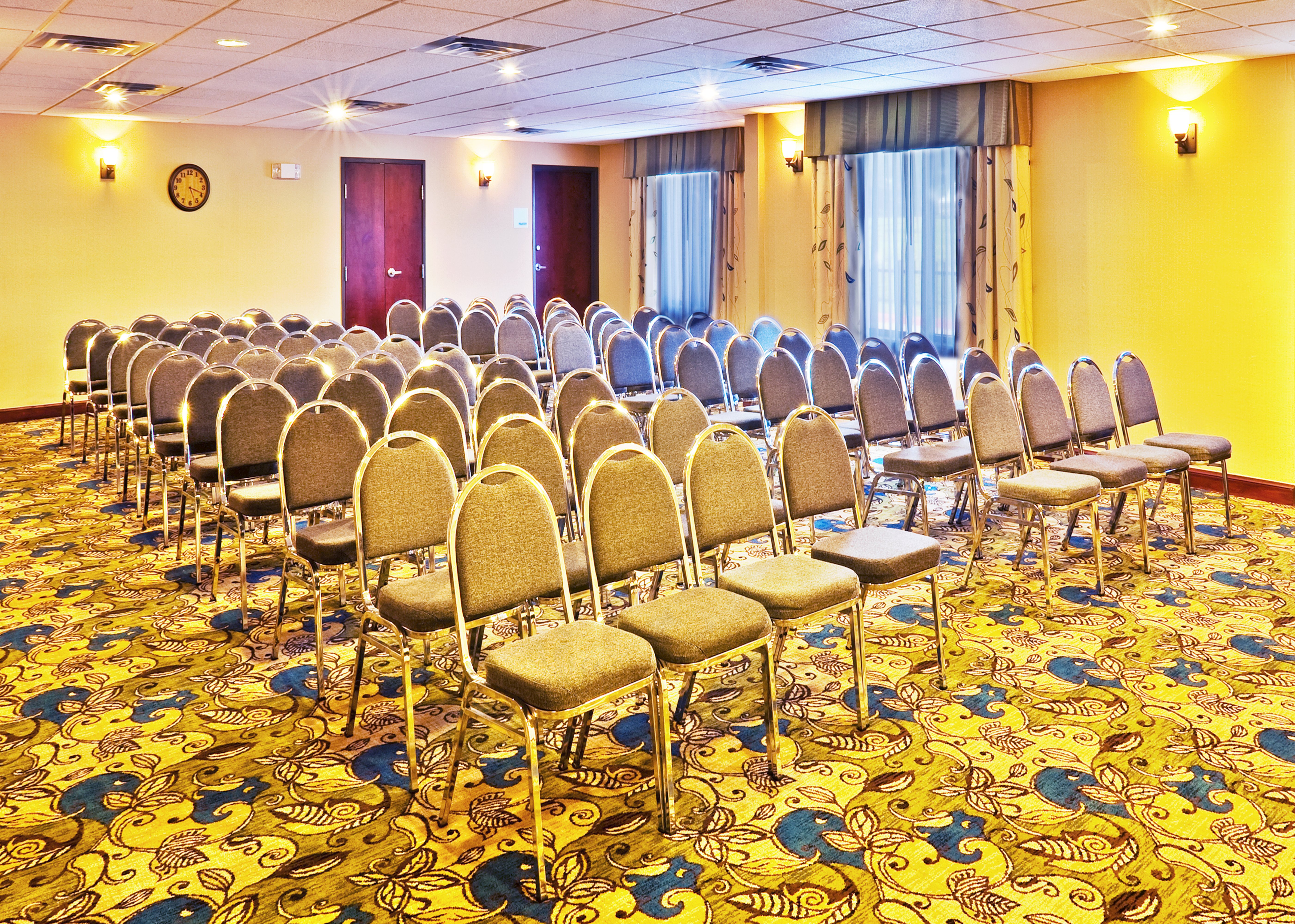 Holiday Inn Express Hotel And Suites Ponca City 38/50