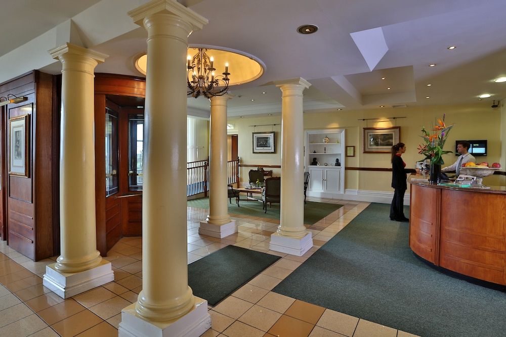 Sefton Hotel 6/50
