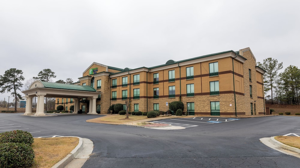 Holiday Inn Express Hotel And Suites Macon West 59/63