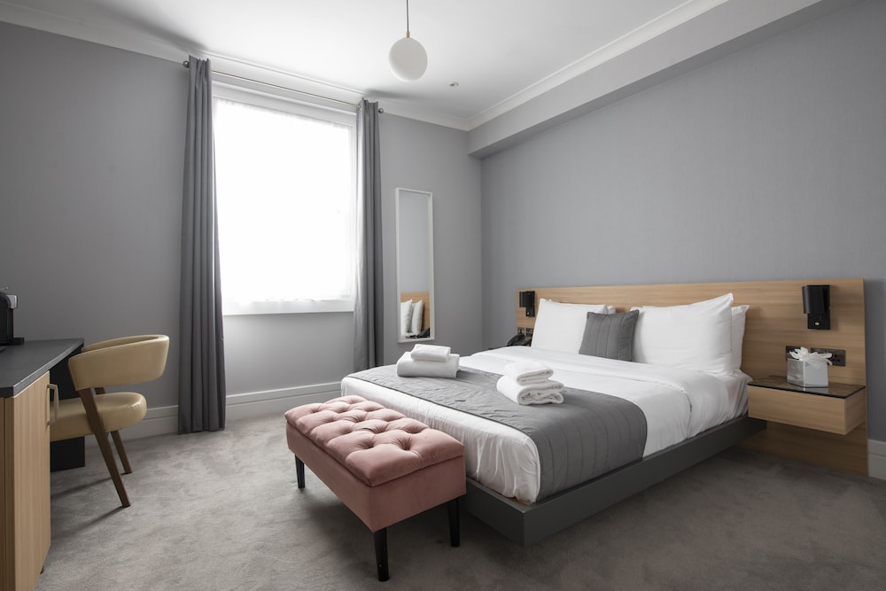 Gainsborough Hotel 16/66